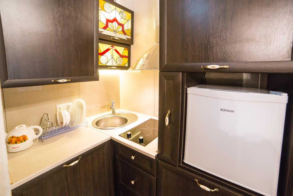 Apartment On Valova 16-2- 2 Minutes To Market Square Lviv Extérieur photo